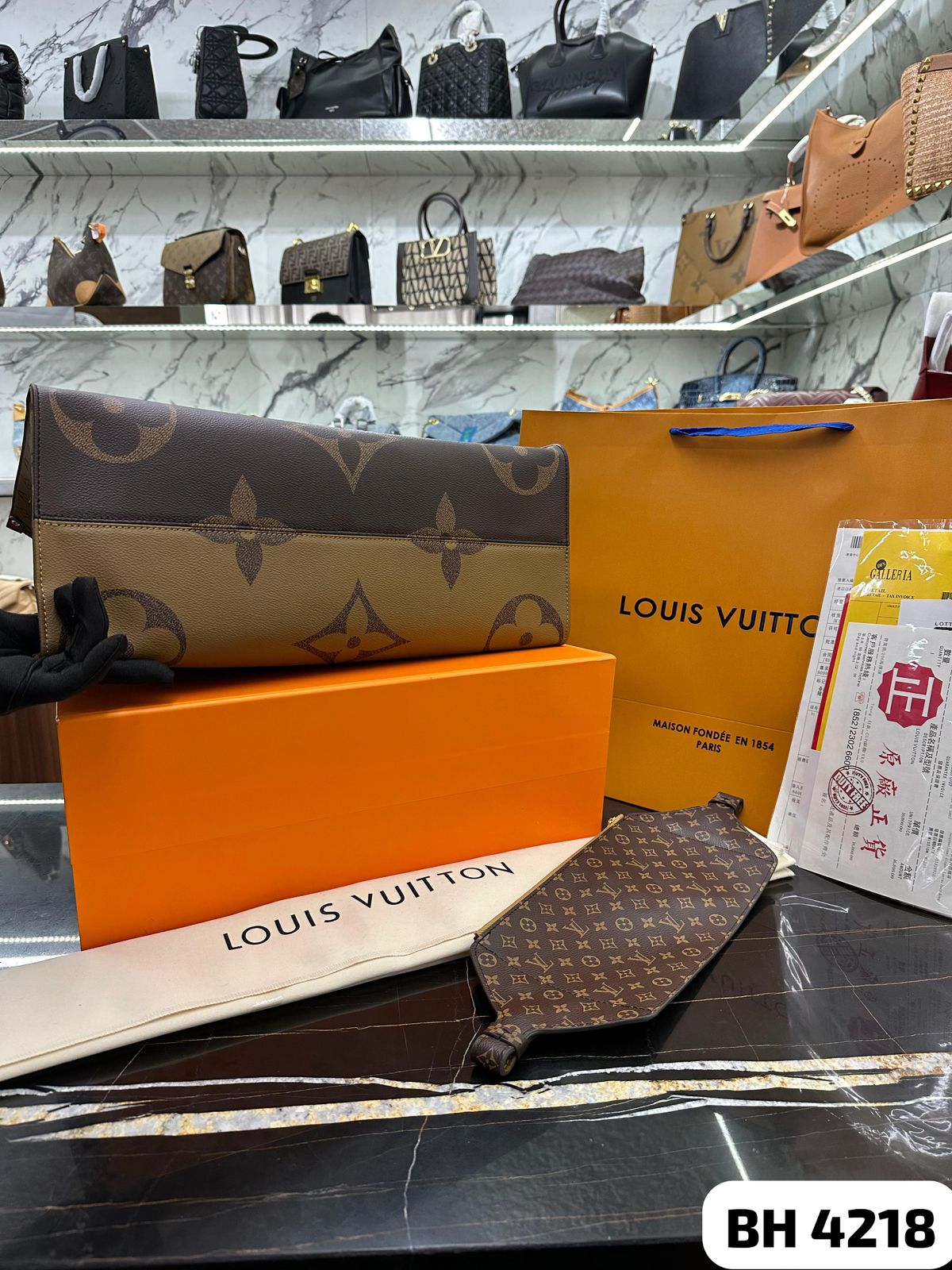 BOLSO LV ONTHEGO GM