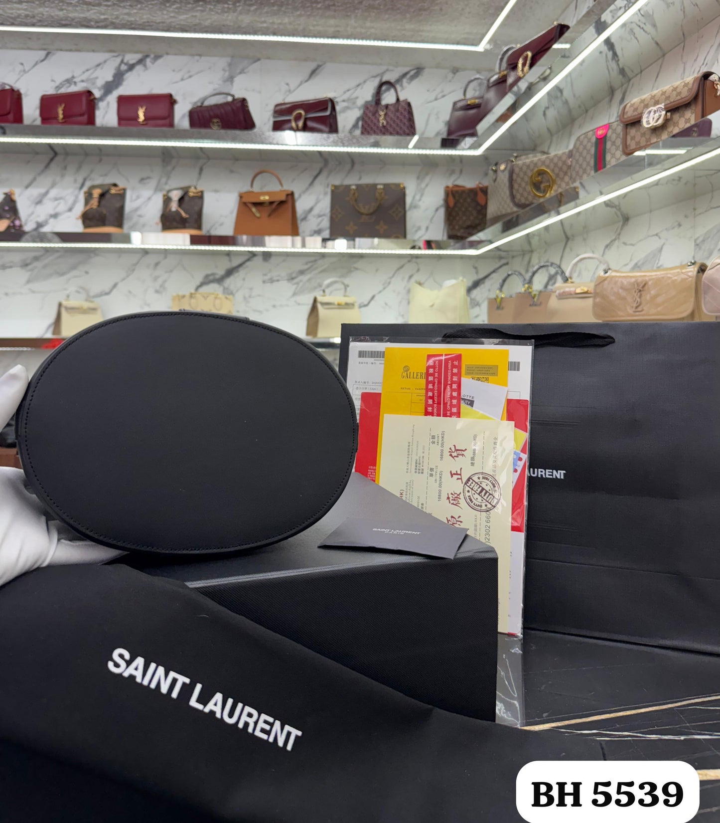 Bolso YSL
HANDLE BUCKET