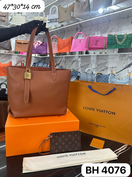 BOLSO LV LOW KEY CABAS MM