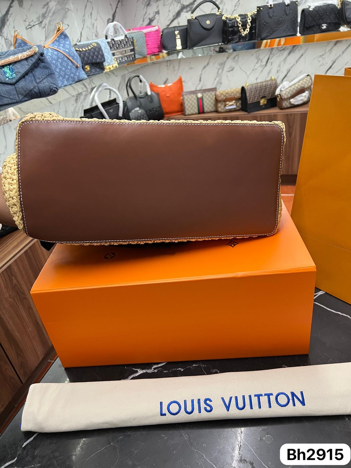 BOLSO LV ONTHEGO