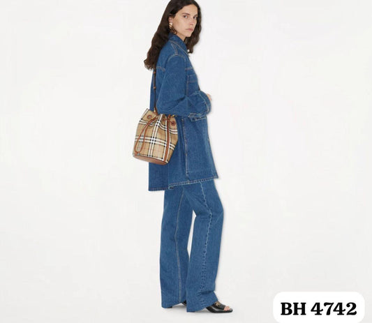 BOLSO BOMBONERA BURBERRY