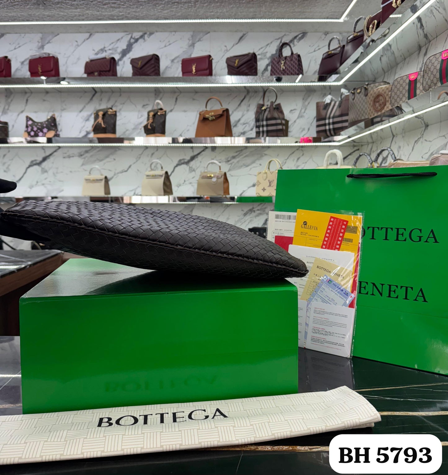 Bolso BOTTEGA
Hobo