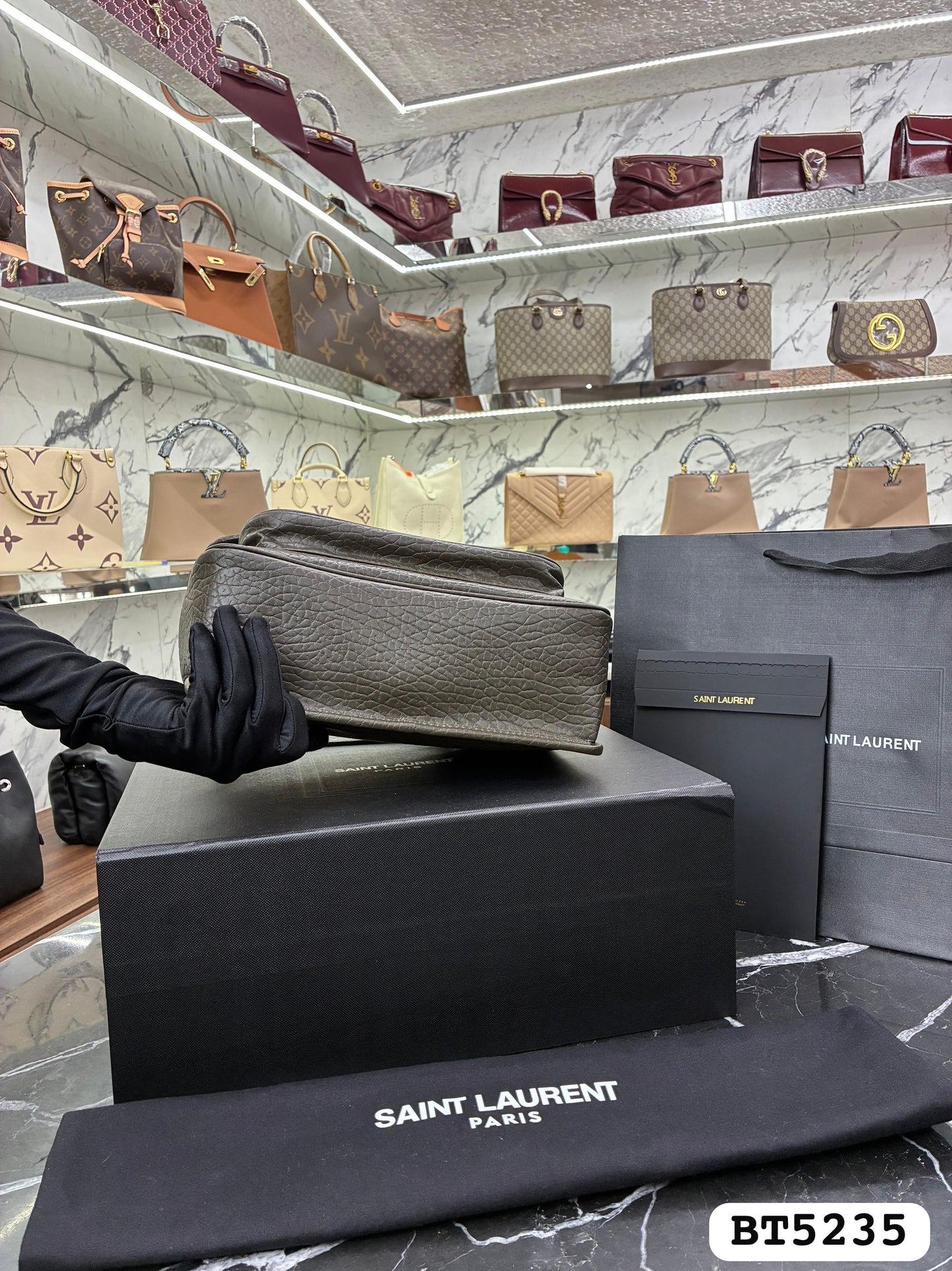Bolso YSL 
Niki