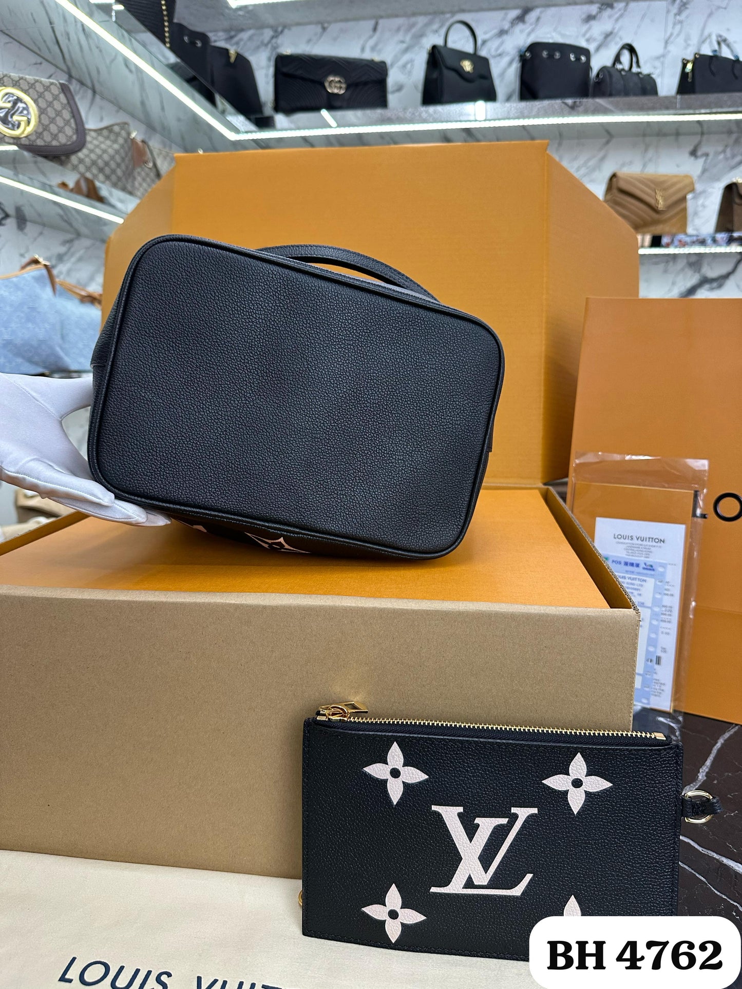 Bolso LV
Bolsa NéoNoé