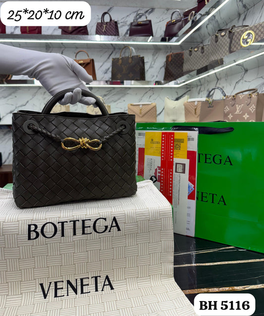 Bolsa BOTTEGA
*Andiamo pequeño*
CÓDIGO (BH5116)