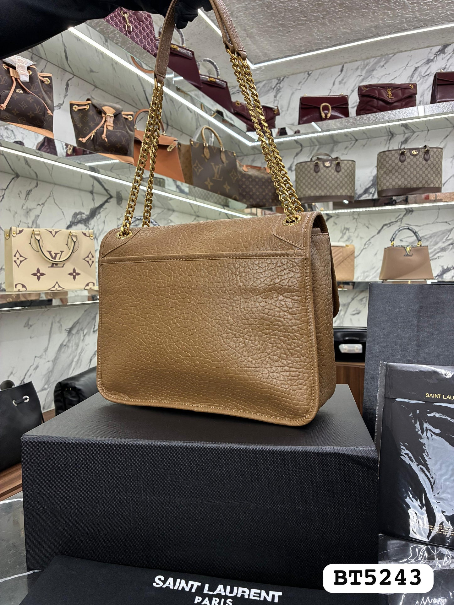 Bolso YSL 
Niki