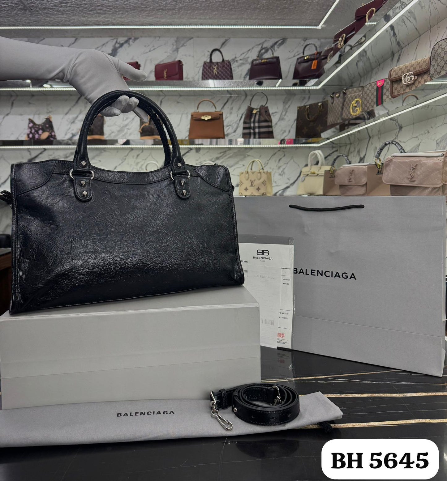 Bolso Balenciaga
LE CITY