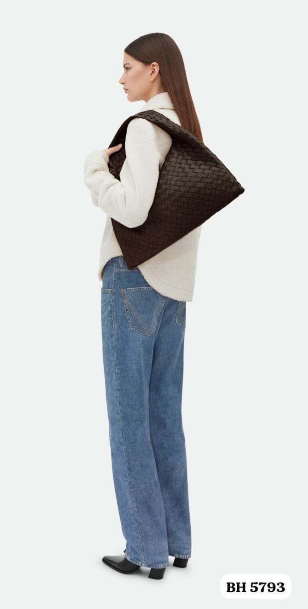 Bolso BOTTEGA
Hobo