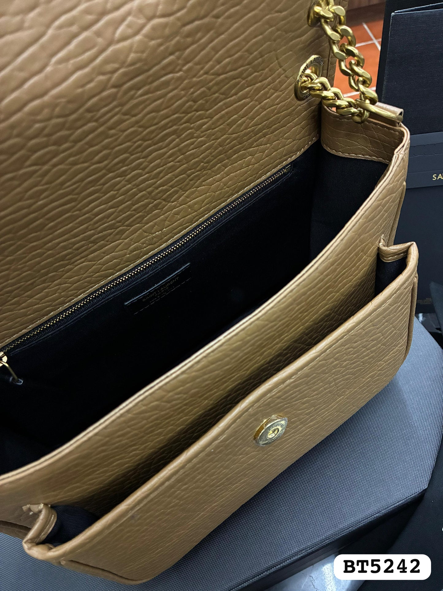 Bolso YSL 
Niki