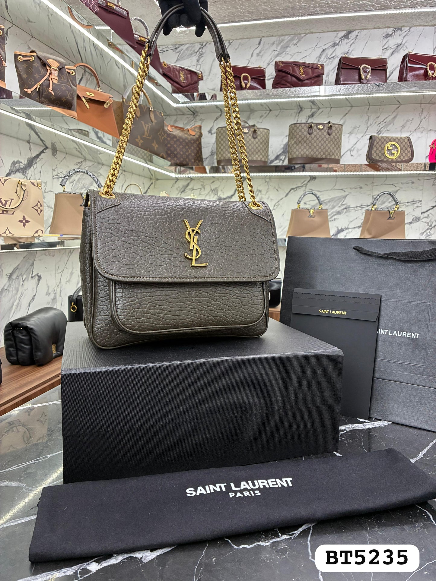 Bolso YSL 
Niki