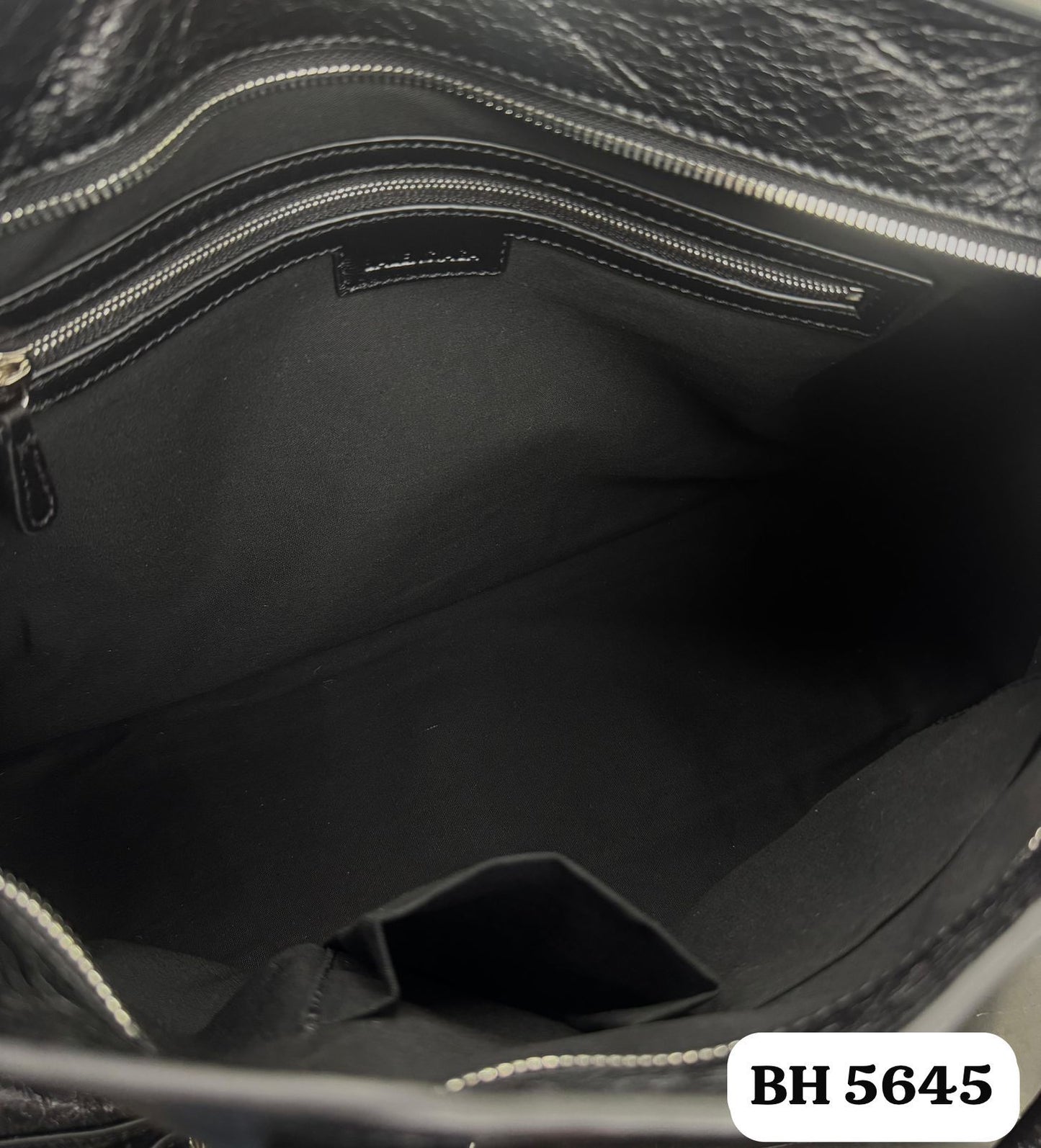 Bolso Balenciaga
LE CITY